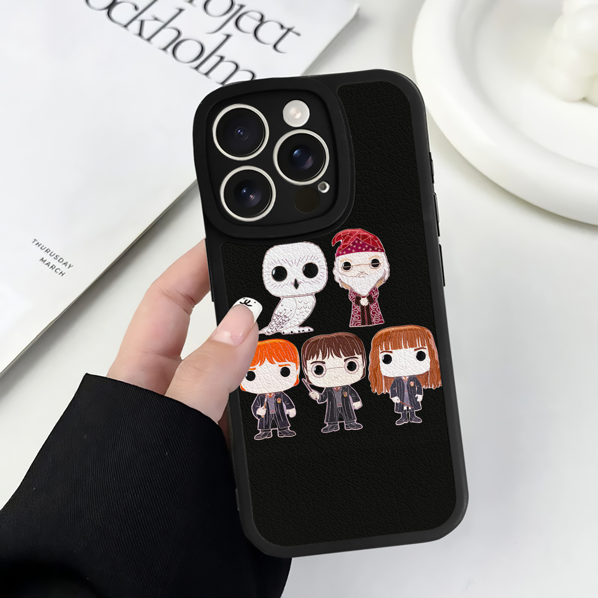 （画像用） Harry Potter ハリー・ポッターシリーズ 【iPhone 16シリーズ対応】シリコンスマホケース（レザー調） 材質：シリコン